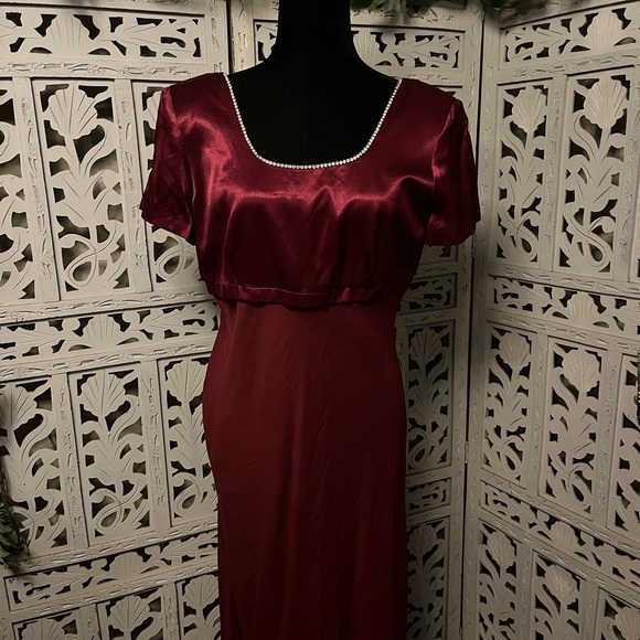 VINTAGE CDC ROYAL RUBY RED WITH RHINESTONES SHORT SLEEVE FORMAL PLUS MAXI DRESS - Picture 2 of 11